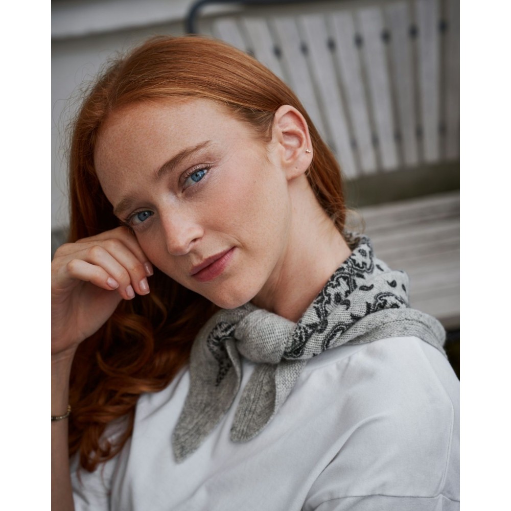 Ariya Paisley Knit Scarf - Grey Melange