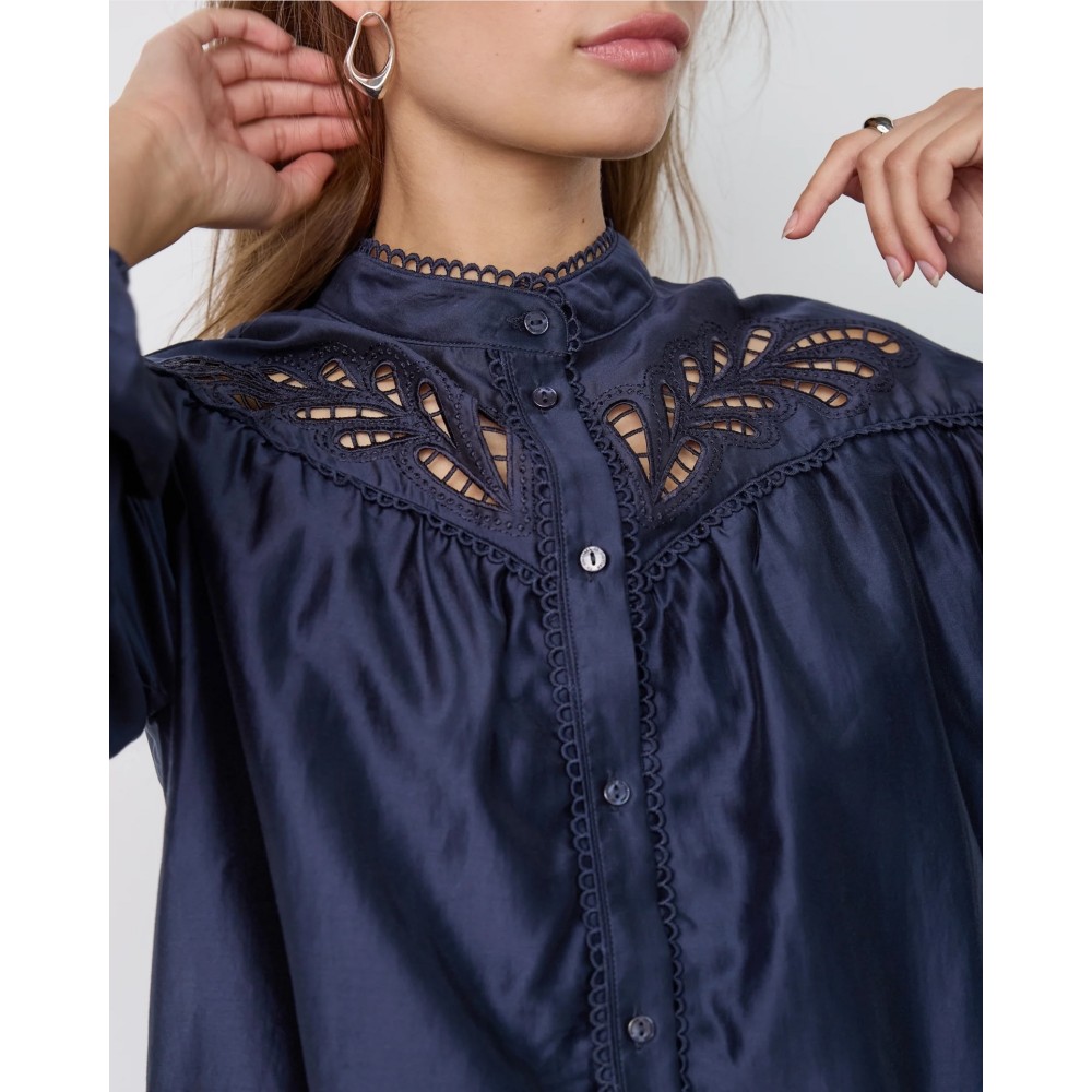 MelinBalloonLaceShirtNavy-01