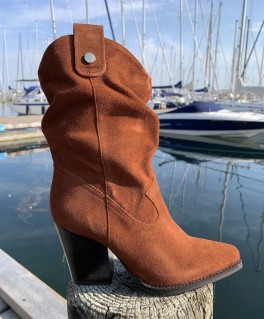Yonne - Cognac Suede YonneCognacSuede-20