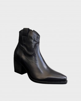 HildastvleBlackleather-20